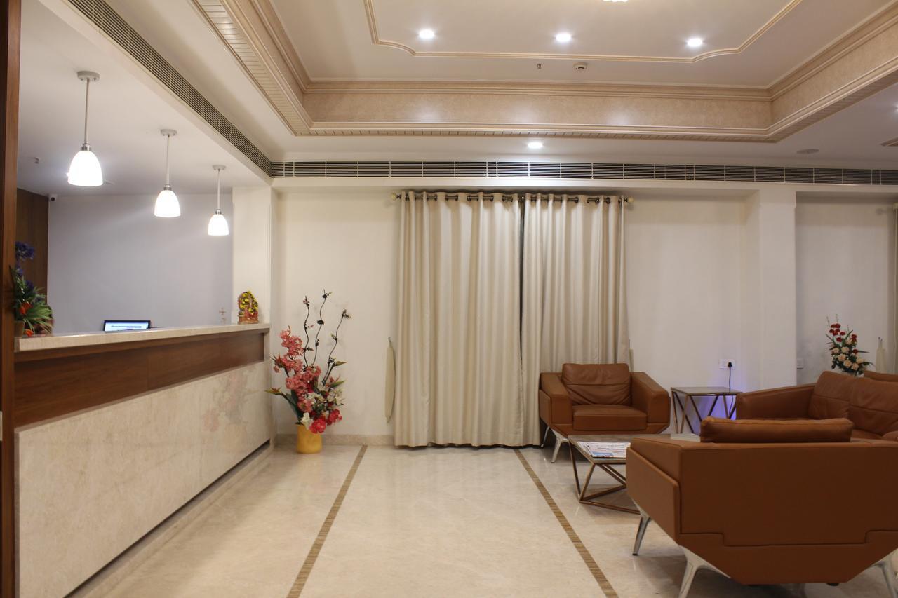 Hotel Grand Gayathri Khammam Exterior foto