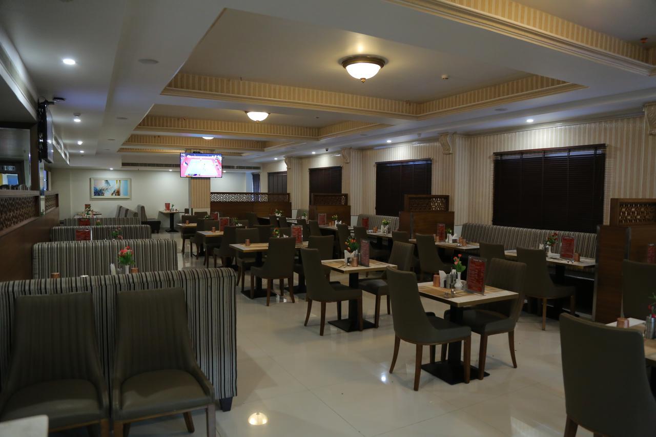 Hotel Grand Gayathri Khammam Exterior foto