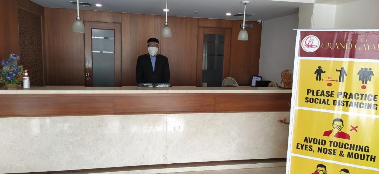 Hotel Grand Gayathri Khammam Exterior foto